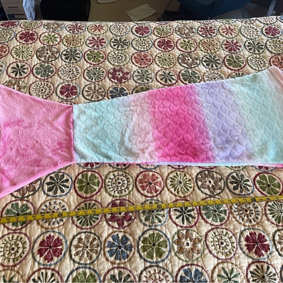 Kids Mermaid Tail Fleece Blanket - Picture 3 of 5